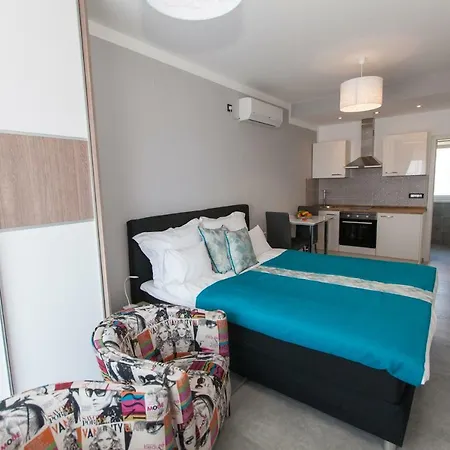 Anikol 1 * سيلتسي