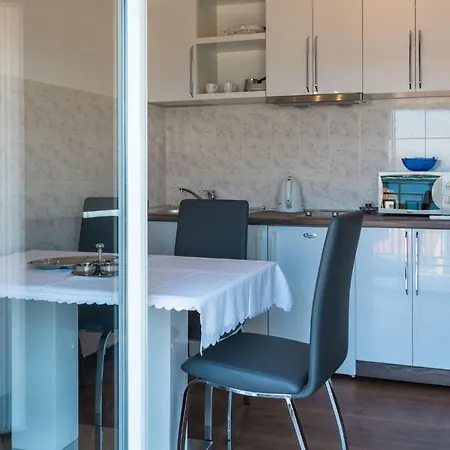 Anikol 1 * سيلتسي