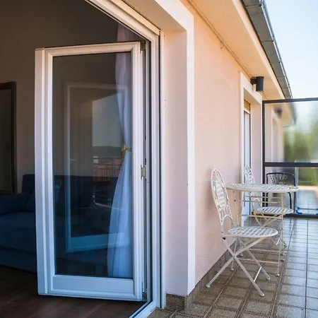 Anikol 1 Apartman *