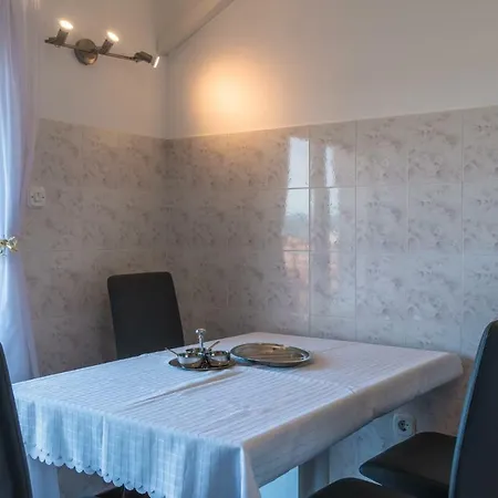Anikol 1 Apartman Selce